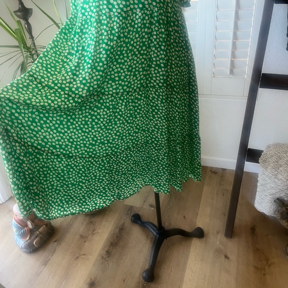 Elegant Green Pattern Midi Dress - Picture 4 of 8